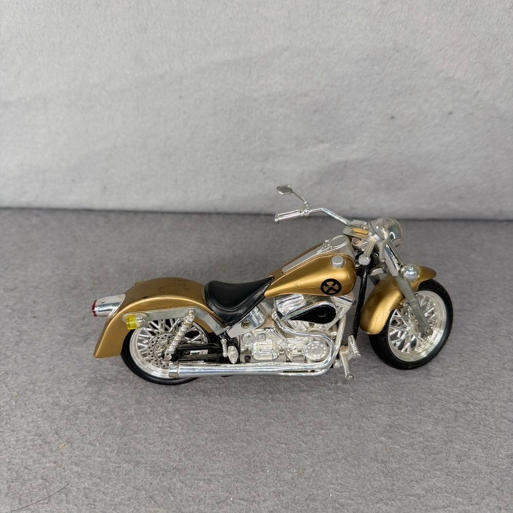 Wolverine X-Men Classics Pre-Marvel Legends Motorcycle XWC X-Treme Wild Chopper - Picture 5 of 10